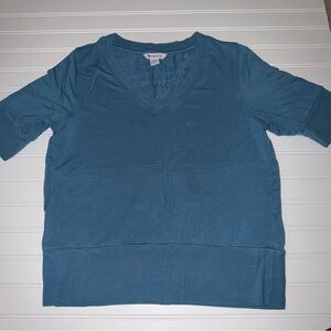 Athleta t-shirt medium